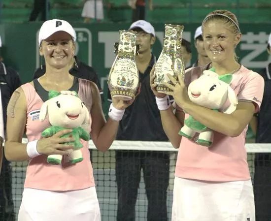 包括跻身附 包括跻身附